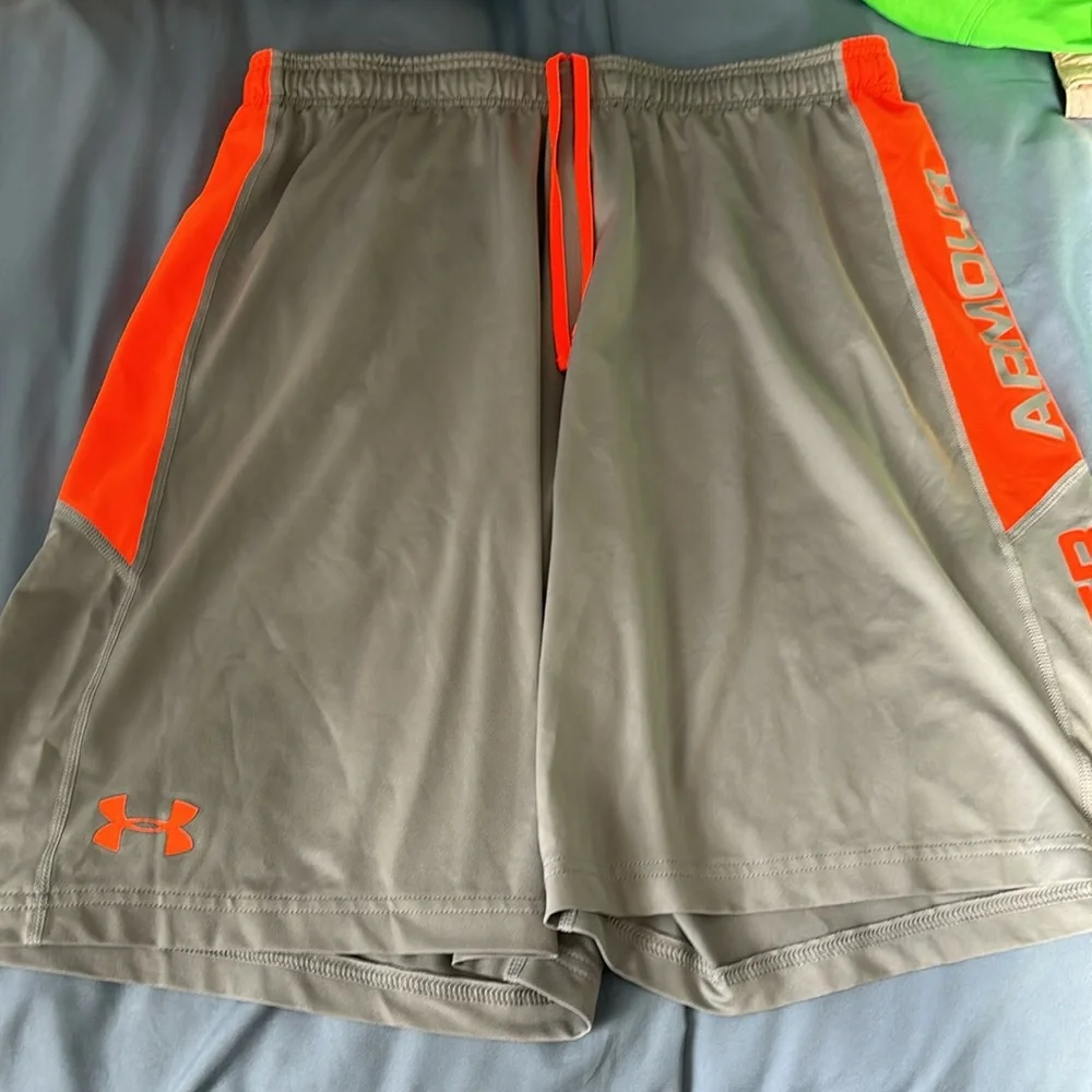 3 Pairs Men’s Under Armour shorts - Picture 3 of 8